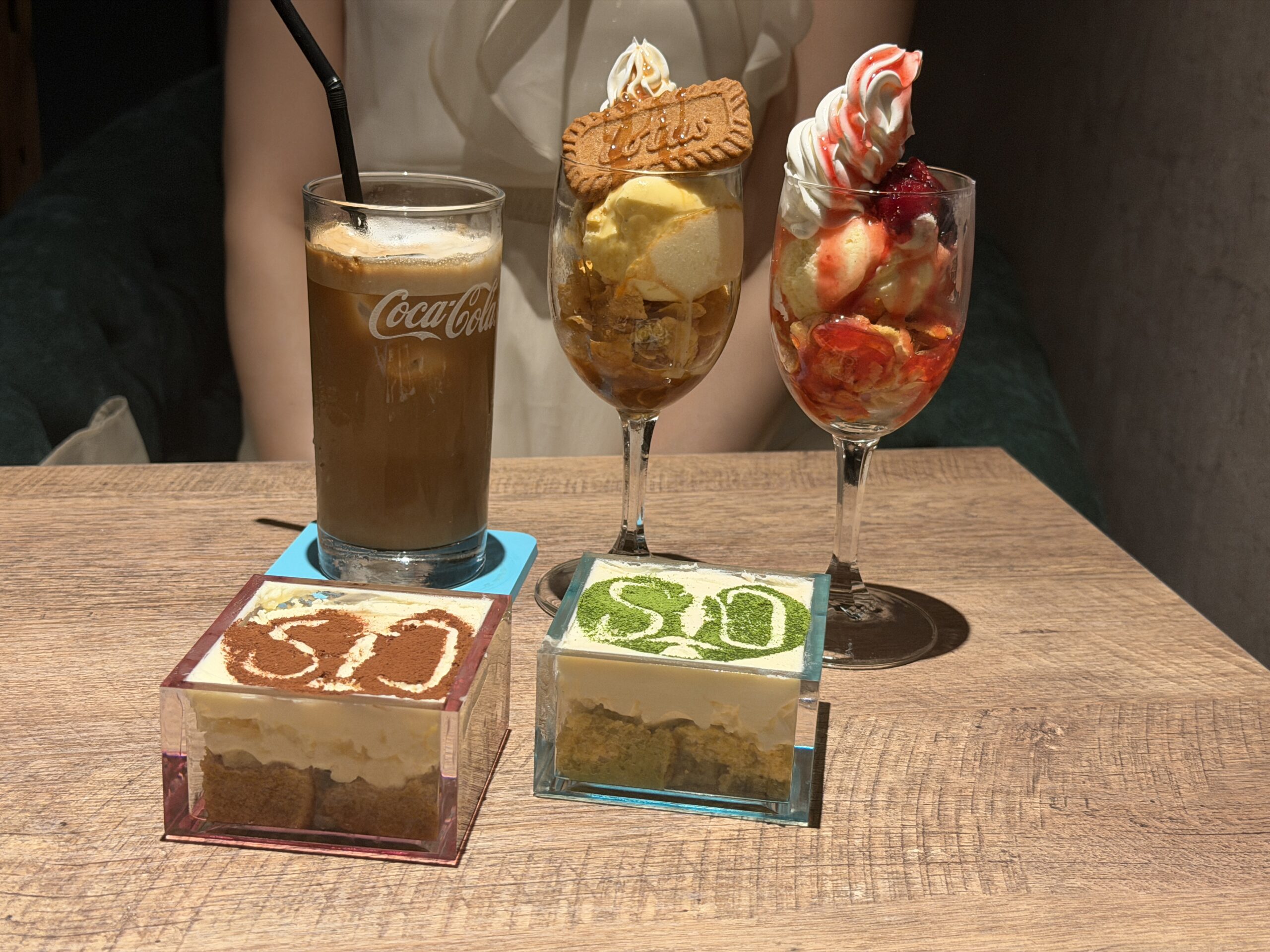 C.STAND郡山店のパフェとドリンク
