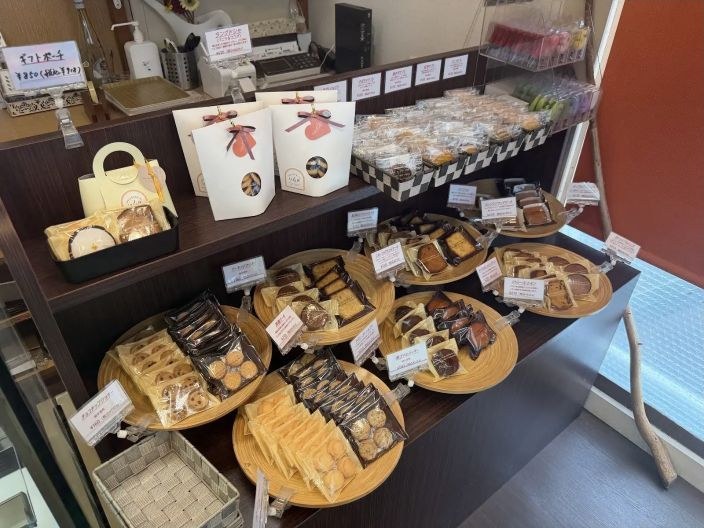 Patisserie La 4区の焼き菓子売り場